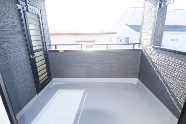 郡山市安積荒井２丁目　　　１号棟　　　安積第１小学校、安積中学区のバルコニー