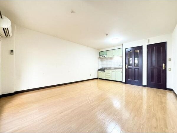 グローリーハイツ東成の居間・リビング