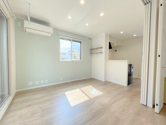 エルスト鶴ヶ峰の居間・リビング