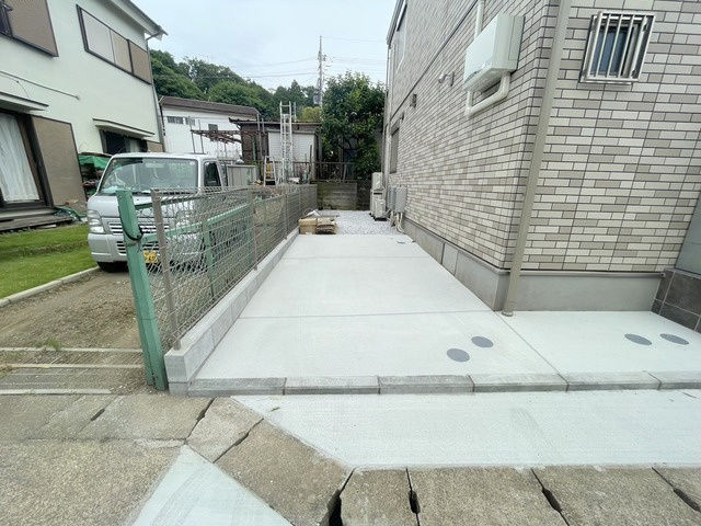 エルスト鶴ヶ峰の駐車場