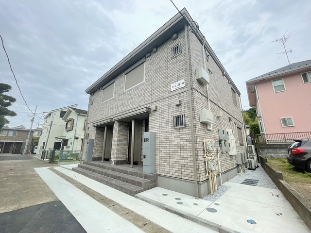 エルスト鶴ヶ峰の外観|1フロア2住戸全室角部屋