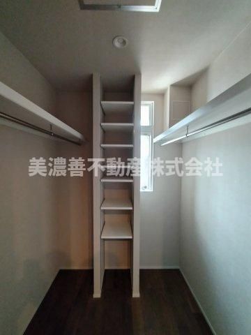 ６５８８９　岐阜市一日市場中古戸建ての収納