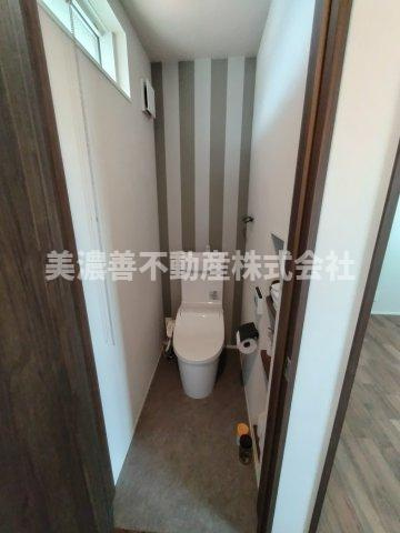 ６５８８９　岐阜市一日市場中古戸建てのトイレ|2階