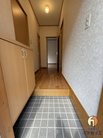 明洲ハイツの玄関|明るい玄関です
