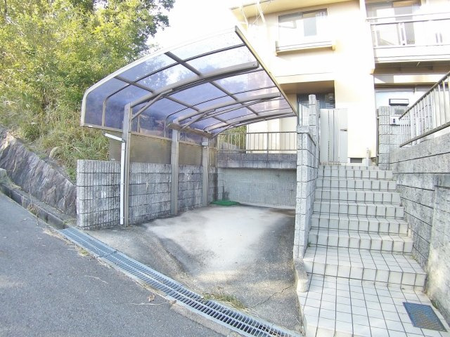 ◆ゆったり５ＬＤＫ◆南向き庭スペース付き◆オール電化住宅◆亀岡市畑野町千ケ畑高橋の駐車場|駐車場