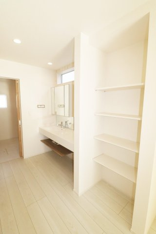 郡山市安積荒井２丁目　　　２号棟　　　安積第１小学校、安積中学区の内装