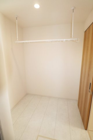 郡山市安積荒井２丁目　　　２号棟　　　安積第１小学校、安積中学区の洗面所