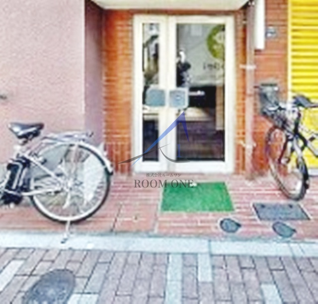 レジデンスフジワラのエントランス|エントランスです。