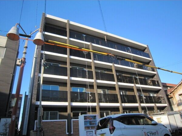 Luxter 柴田のエントランス