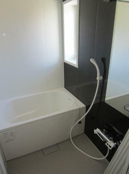 【浴室】 | カイゼル | 追い焚き機能、浴室乾燥機付きバス。