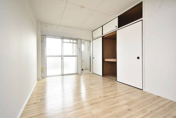 ビレッジハウス浦賀7号棟の居間・リビング|ビレッジハウスの同一物件・同一タイプの間取りの写真です