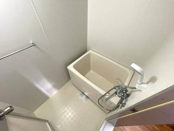 ビレッジハウス成田吾妻タワー1号棟の浴室|ビレッジハウスの同一物件・同一タイプの間取りの写真です