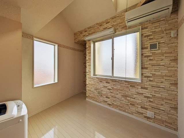 ユナイト金沢八景ハイゼンベルグの居間・リビング|写真は203号室のお部屋になります。