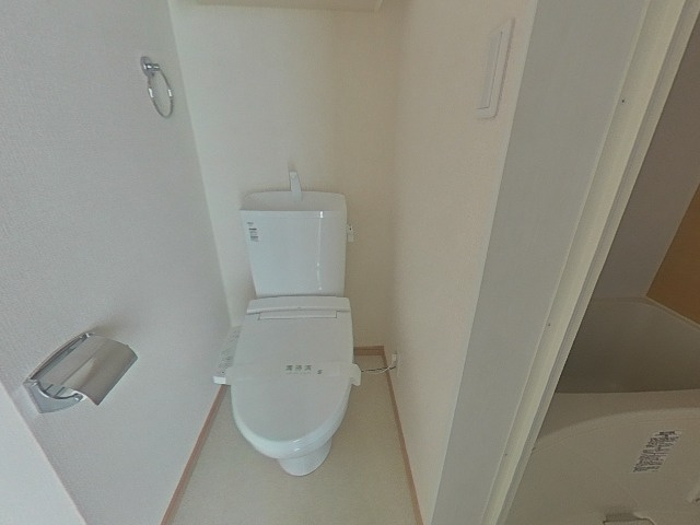  ベルコリーナ保土ヶ谷のトイレ|ゆったりとした空間のトイレです