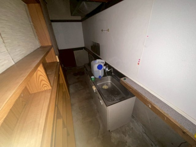 百々西町の内装