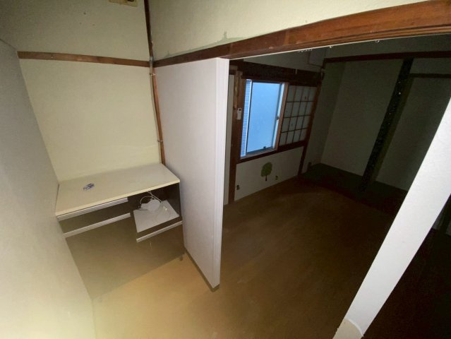 百々西町の内装