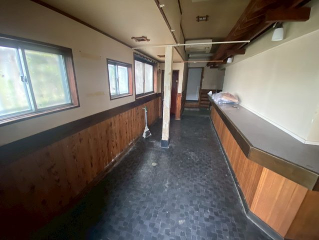 百々西町の内装