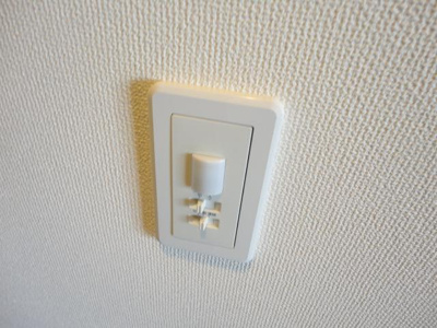 【設備】 | モイス・シャーム | 人感センサー