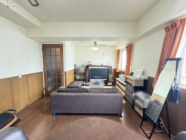 ワコーレアーバンフラッツ三宮東の居間・リビング|南・東に窓があり、陽当り・風通しが良く快適生活！！