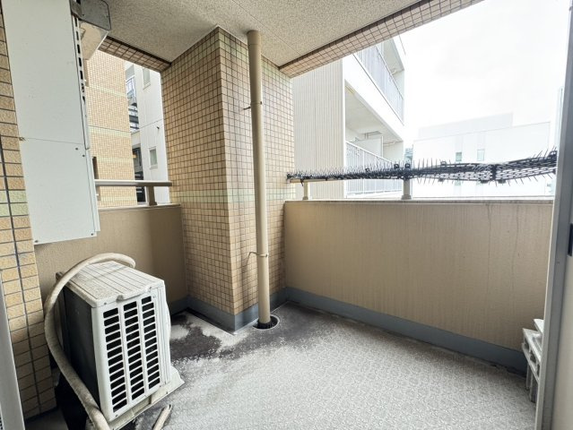 ワコーレアーバンフラッツ三宮東のバルコニー