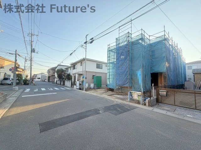 三郷市鷹野1丁目　新築戸建　全2棟　B号棟の前面道路含む現地写真|前面道路含む現地写真です。