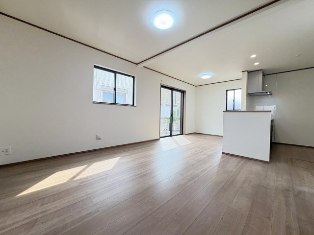 三郷市鷹野1丁目　新築戸建　全2棟　B号棟の居間・リビング|同施工会社の参考写真になります。