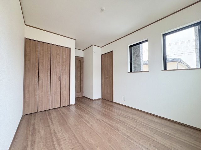 三郷市鷹野1丁目　新築戸建　全2棟　B号棟の洋室|同施工会社の参考写真になります。