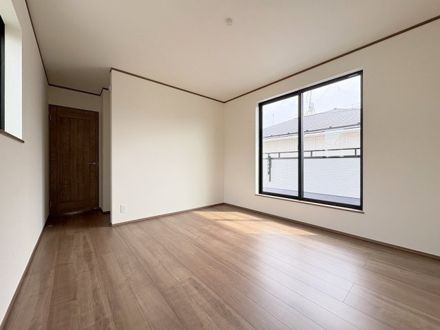 三郷市鷹野1丁目　新築戸建　全2棟　B号棟の洋室|同施工会社の参考写真になります。