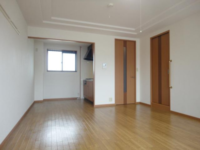 【内装】 | ヴィレッジ名草PARTⅢ | 室内