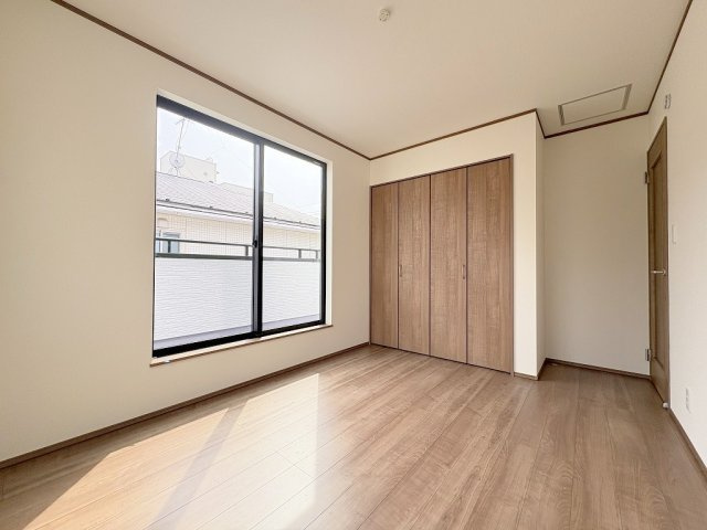 三郷市鷹野1丁目　新築戸建　全2棟　A号棟の洋室|同施工会社の参考写真になります。