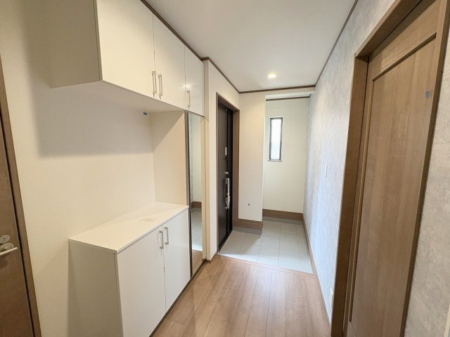 三郷市鷹野1丁目　新築戸建　全2棟　A号棟の玄関|同施工会社の参考写真になります。