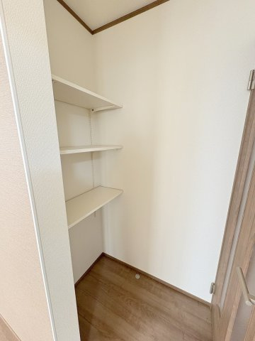 三郷市鷹野1丁目　新築戸建　全2棟　A号棟の収納|同施工会社の参考写真になります。