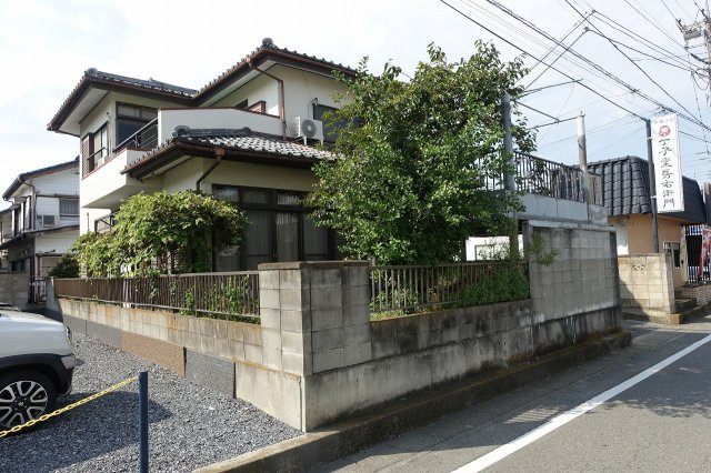 高崎市片岡町2丁目　中古住宅の外観|南東から