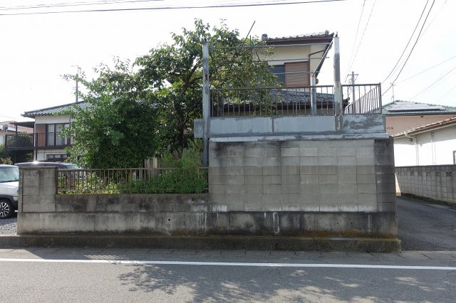 高崎市片岡町2丁目　中古住宅の外観|東から
