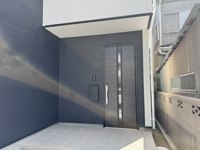 松戸市栄町４丁目新築戸建【古ヶ崎小学校：9分】のエントランス|エントランス・玄関ポーチ