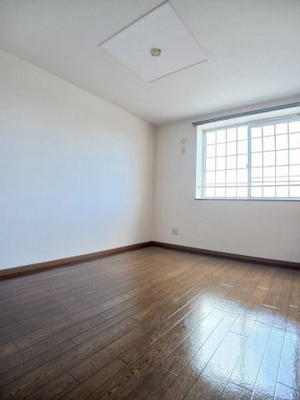 【内装】 | ロマネコンティⅢ | 明るい室内です