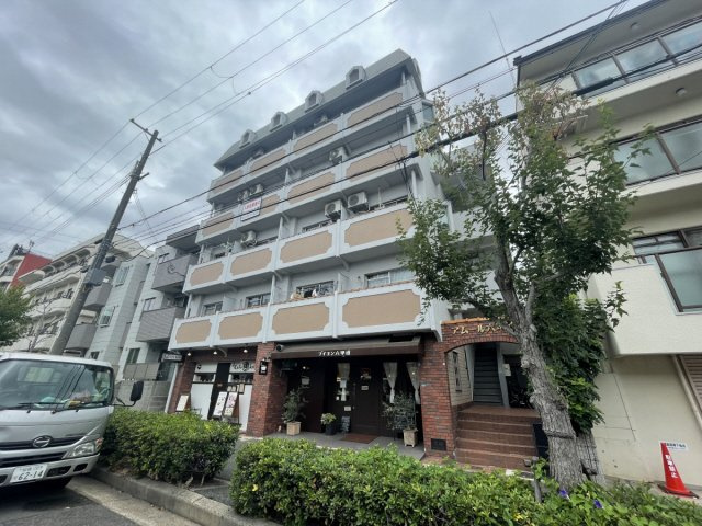 アムール六甲駅前ビル