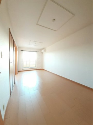 【居間・リビング】 | モンターニュ　アン | おしゃれな居間です