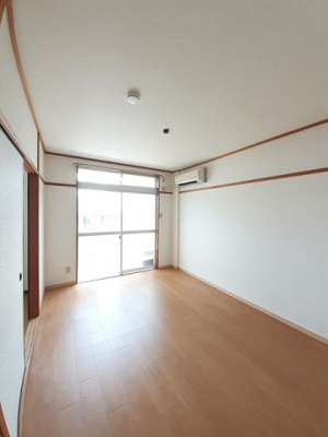 【居間・リビング】 | ニューエルディムＫ | ゆったりとしたリビングです