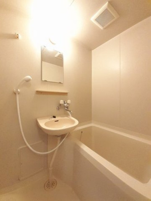 【浴室】 | ニューエルディムＫ | お風呂で日々の疲れを落としましょう