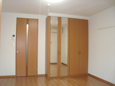 【内装】 | 中宿ベース | 洋室