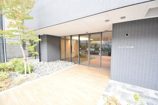 ArtizA西長堀のエントランス