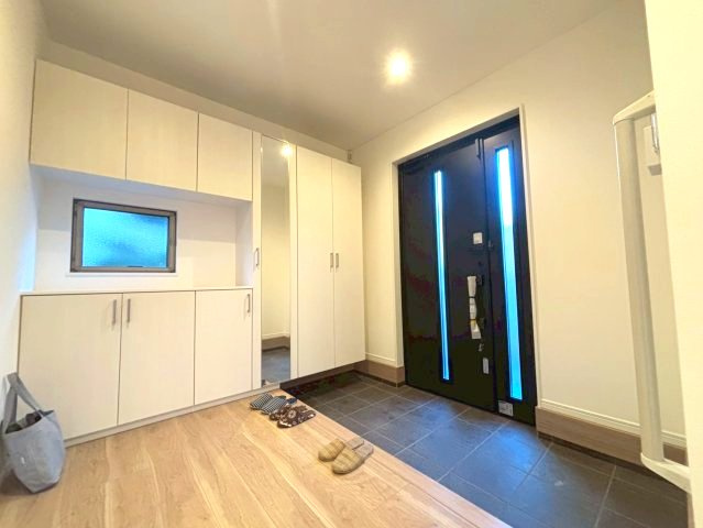 富田林住宅の玄関