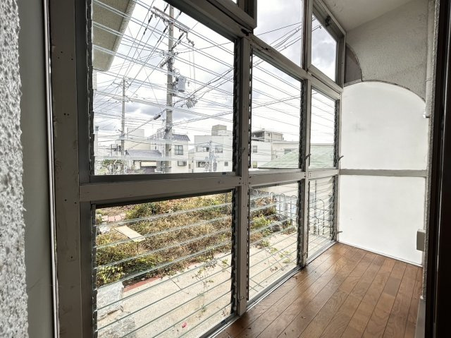 中島通２丁目　中古戸建のその他|1階和室8帖のサンルーム！