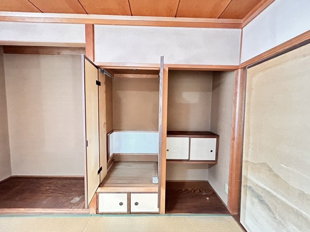 中島通２丁目　中古戸建の玄関