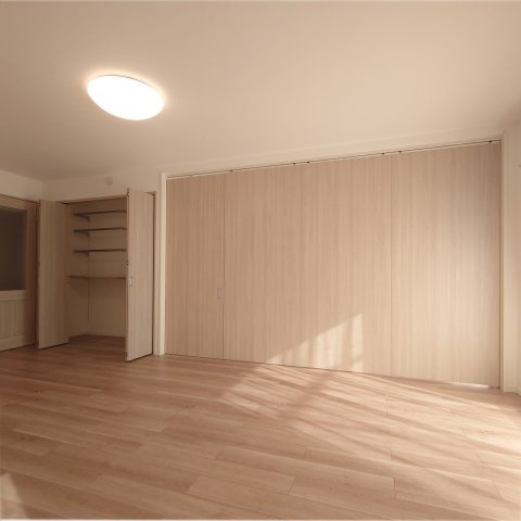 コーポ鵠沼B棟（206）の居間・リビング