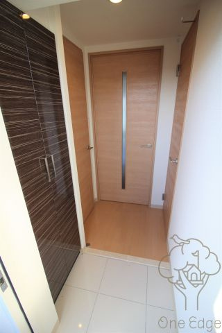 エス・キュート南森町の玄関