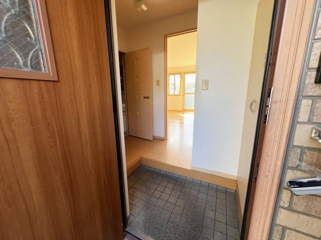 グランドソレーユ B棟の玄関