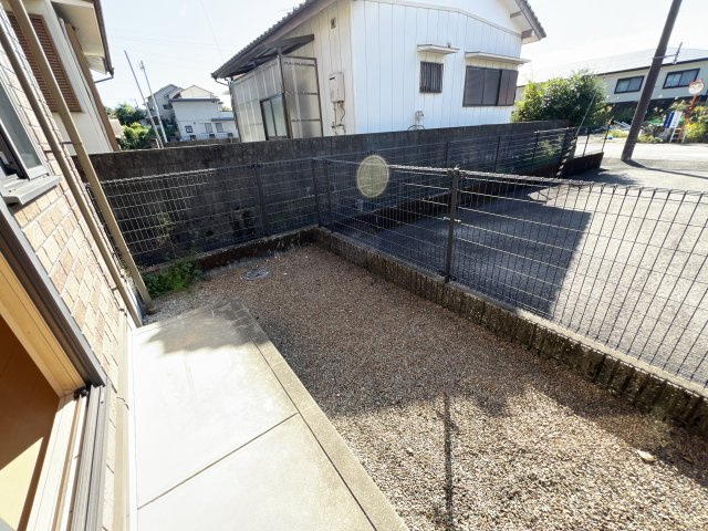 グランドソレーユ B棟の庭