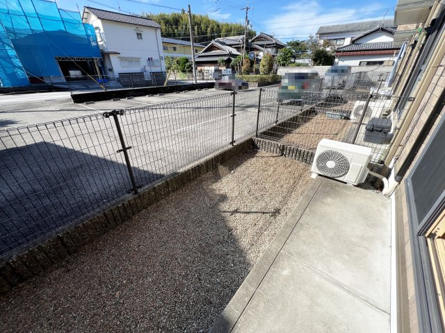 グランドソレーユ B棟の庭